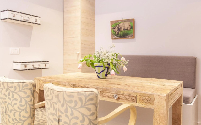 Sweet Suite Flora in Vouliagmeni