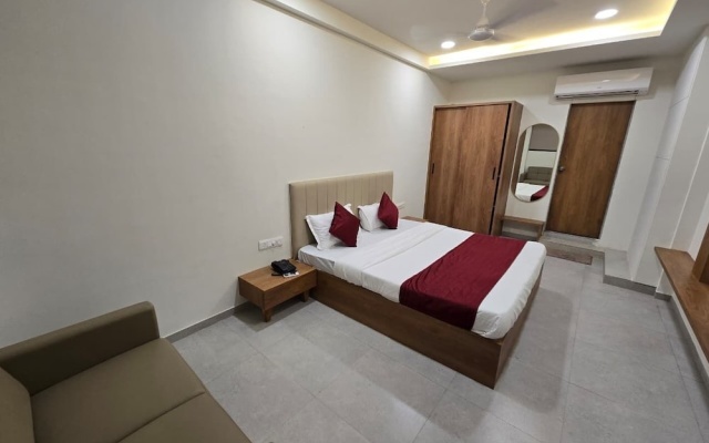 Gajraj Hotel