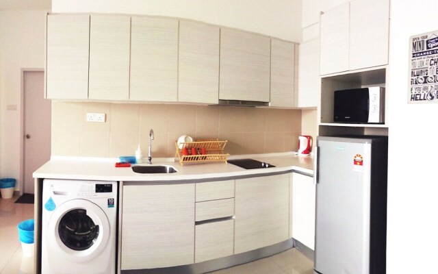 i-City Seksyen 7 Guesthouse ByKA