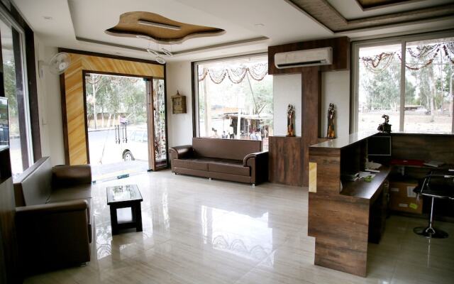 Hotel Khatana Palace