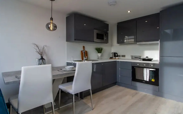 33 Parkside Coventry by Payman Club