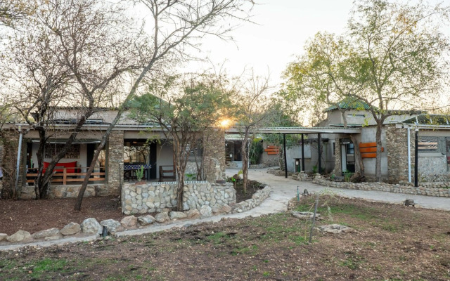Foxy Crocodile Bush Lodge & Kruger Safari's - No Loadshedding