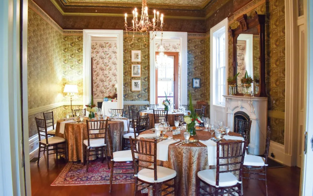 French Quarter Lanaux Mansion B & B