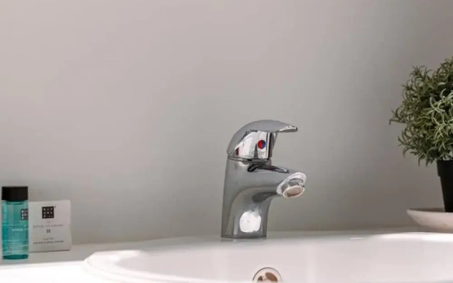 Cosy Flat With Lateral sea View