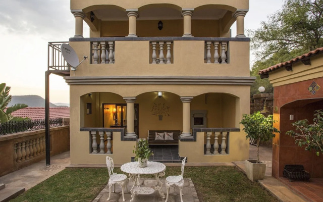 The Royal Palm Bed & Breakfast