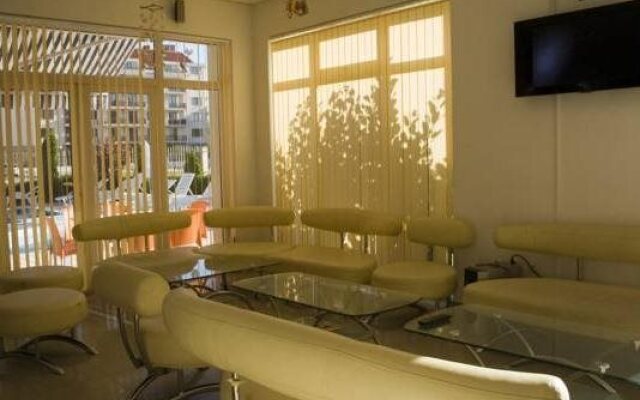 Sunny House Apart Hotel