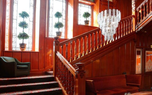 Cartland Bridge Hotel