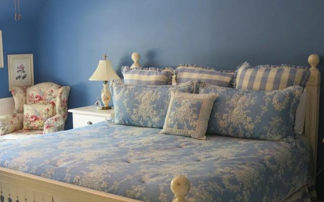 Yellow House Bed and Breakfast