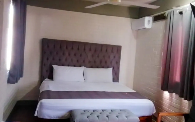 MiKiPi Hotel Boutique