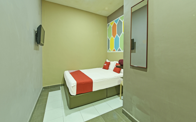 SUPER OYO 90701 Venomi Hotel