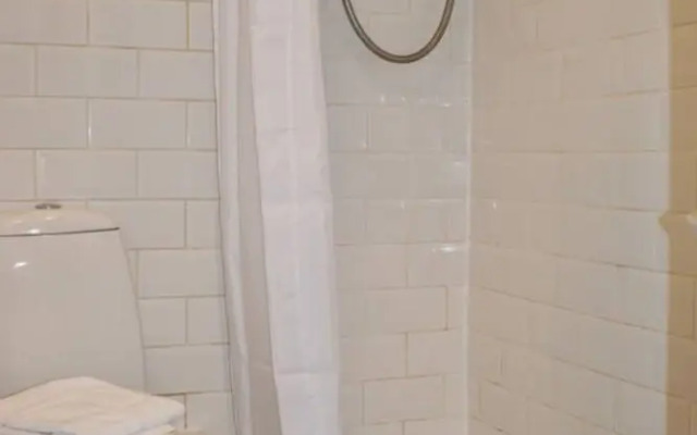Historic 4 Bedroom Apartment in Dean Village, Edinburgh