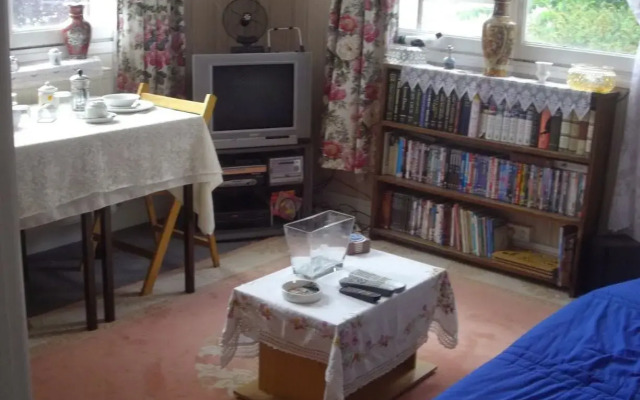 Lenard Charles Bed & Breakfast