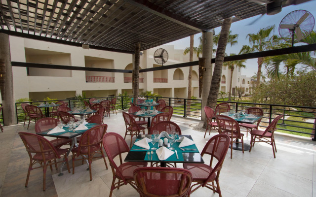 Grand Decameron Los Cabos, A Trademark All-Inclusive Resort