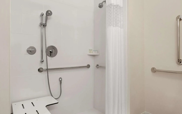 Hampton Inn & Suites Seattle/Renton