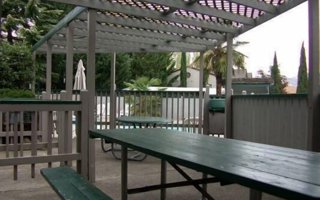 Cedarwood Inn of Ashland