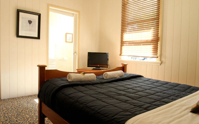 Bowen Terrace Accommodation