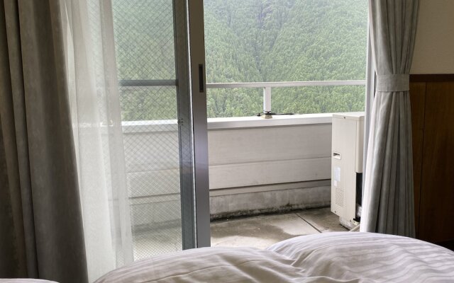 Riverside Hostel B&B – Hostel