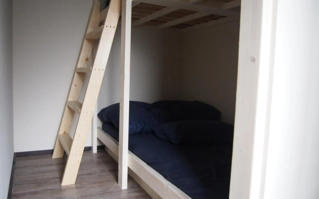 328 Hostel & Lounge