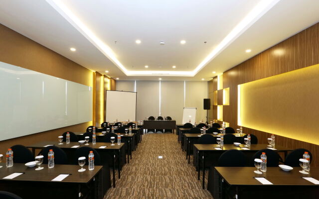 Antero Hotel Jababeka Cikarang