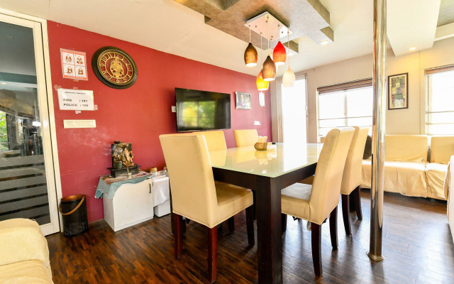 OYO 24611 Houseboat Water Cruise Sharing