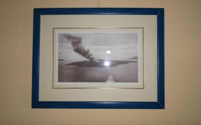 Santorious Cavehouse