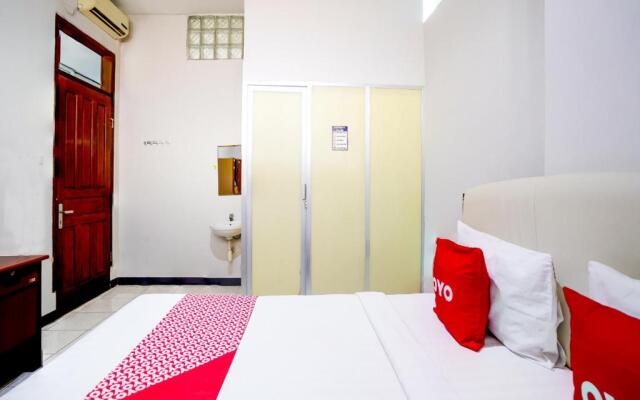 OYO Flagship 90890 Bratang Gede Residence