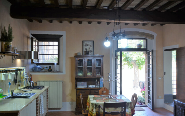 Casa Baronetta - A Cosy Apartment in a Medieval Village