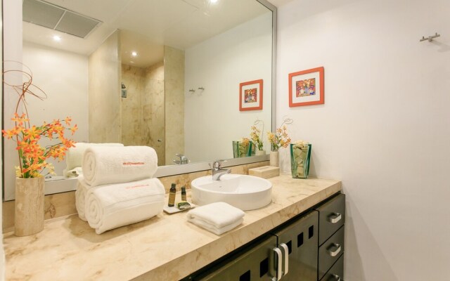 Magia Beachside Apartment by Bvr