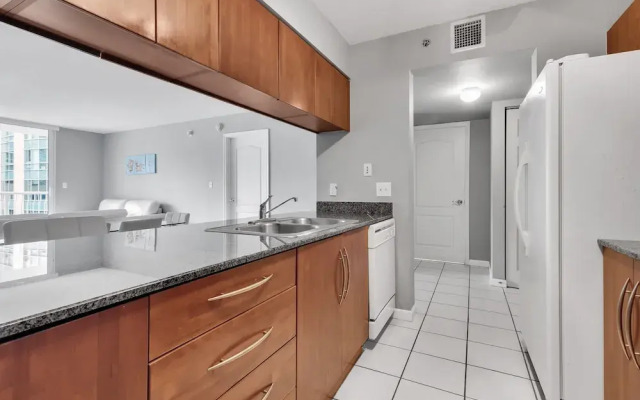 The Club at Brickell Bay Luxury Suites