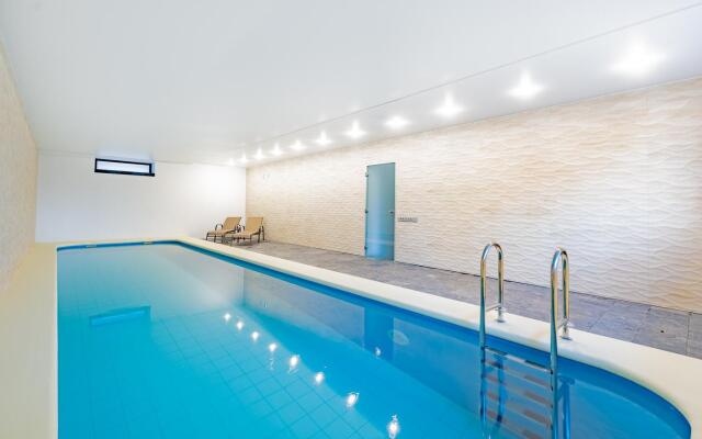 Коттедж с бассейном в Нахабино в Нахабино отзывы, цены и фото номеров ...