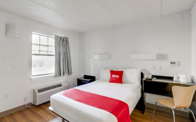 OYO Hotel Houston Katy Freeway