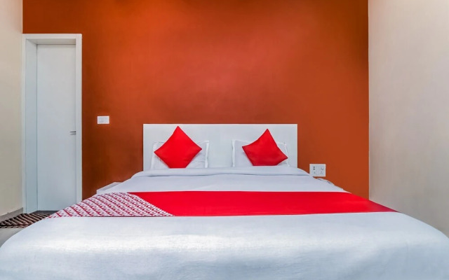 Hotel Heaven by OYO Rooms