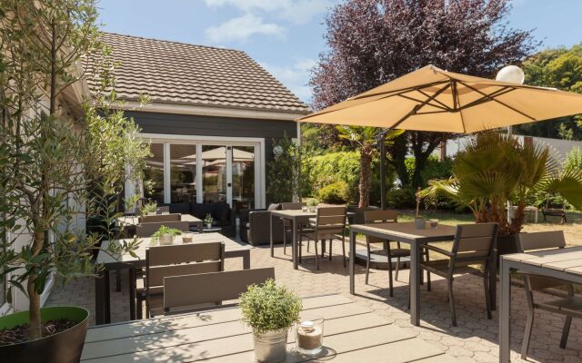 The Originals City, Hôtel Le Louisiane