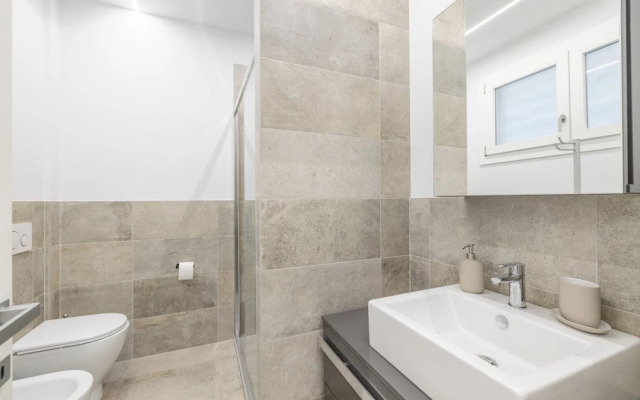 5 Minutes Walk by Wonderful Italy