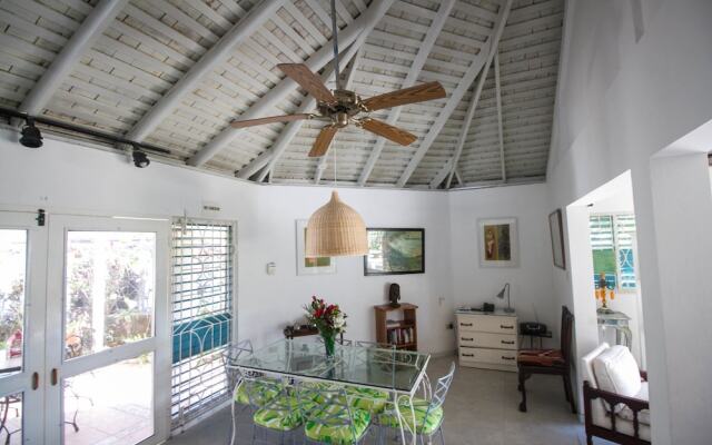 Yellow Canary Beach Villa