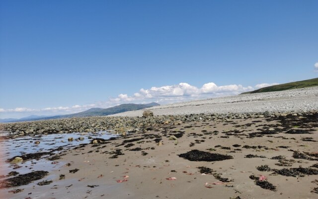 Sea and Mountain View Sunbeach Holiday Snowdonia