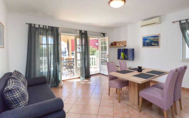 Apartment Mladen Paros 22771