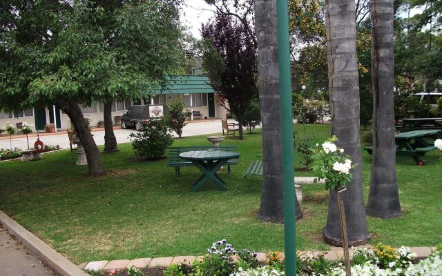 City Park Motel & Apartments