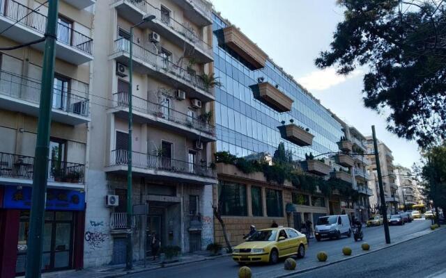 Zeus at the 3rd floor