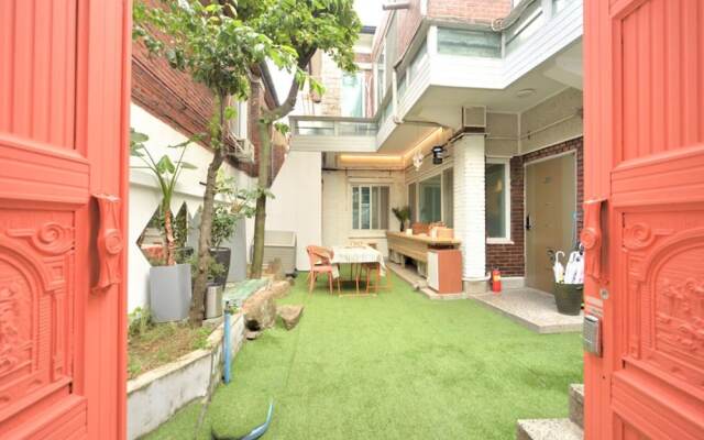Season Helloworld House - Hostel