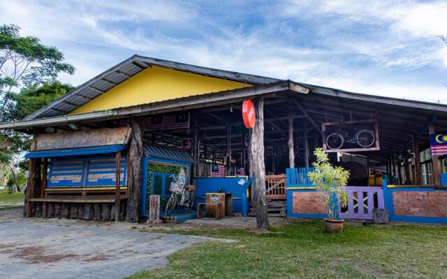 OYO 90320 Iftitah Restaurant & Resort