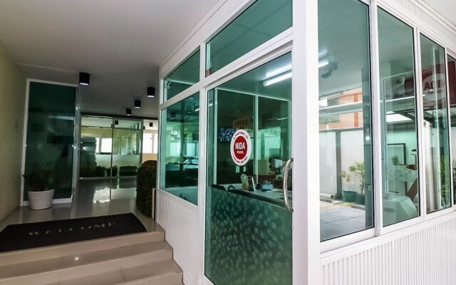 曼谷奈达普威特酒店(Nida Rooms Prawet 681 Proerty)