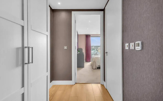 Commercial Street Apartment By Mysquare