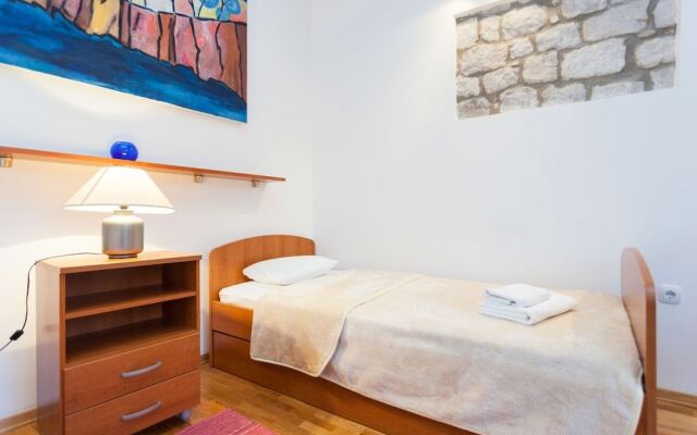 Hedera Estate, Hedera A34