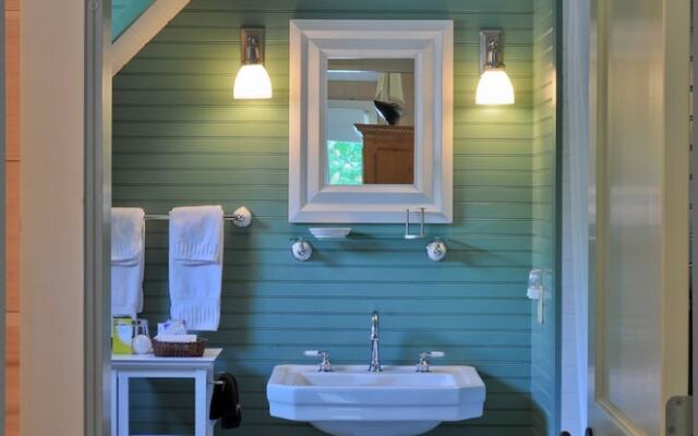 Coveside Bed & Breakfast