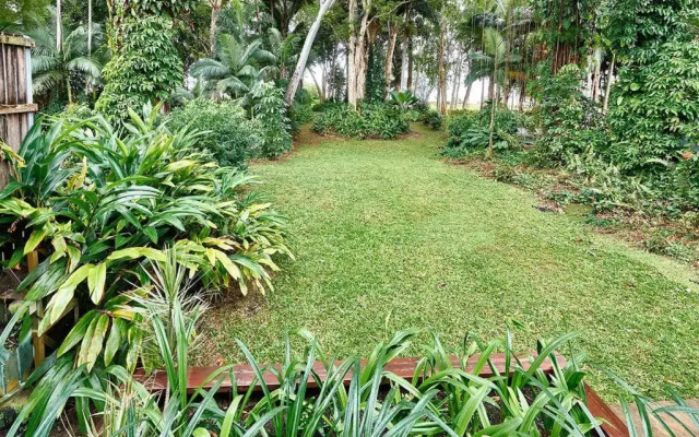 Beachfront - 'Pippies on the Beach' @ Bramston