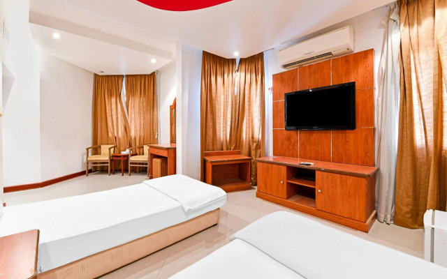 OYO 118 Revira Hotel