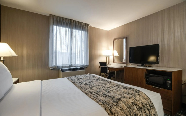 Monte Carlo Inn Toronto West Suites