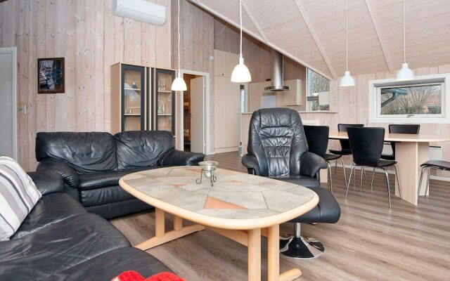 9 Person Holiday Home in Hemmet