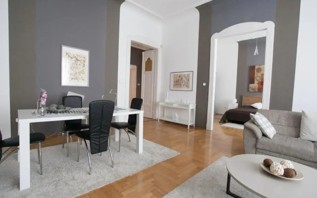 Modernized Condo for 6ppl CENTER